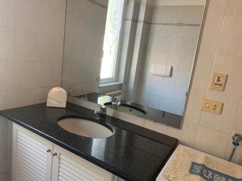 Appartamento Tevere Finale Ligure Exterior foto